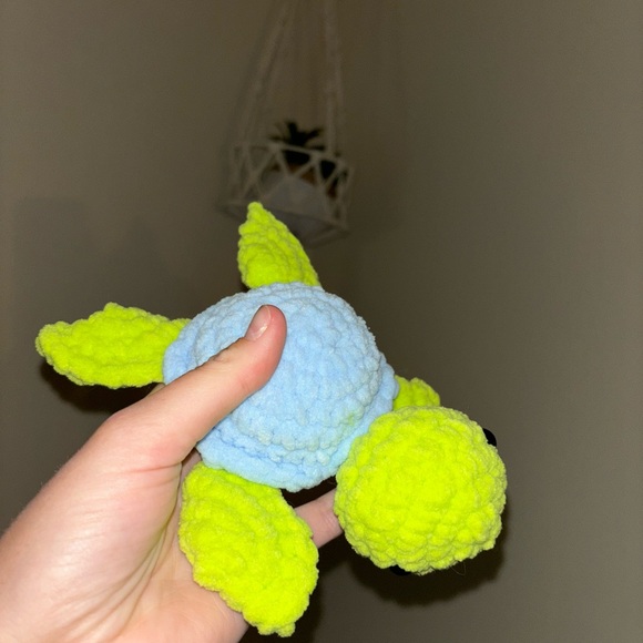 HANDMADE crochet mini turtle plushie - Picture 5 of 5